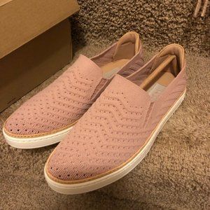 UGG Women's Sammy Chevron Sneaker 7.5